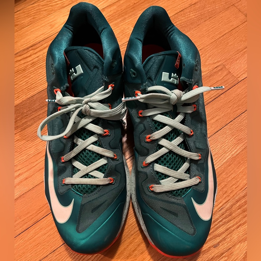 LeBron 12s low - size 12 men